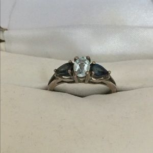 Elegant vintage silver ring